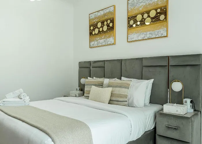 Superb 1-Bedroom Apartment With Full Burj Khalifa View - 5-Min Walk To Dubai Mall