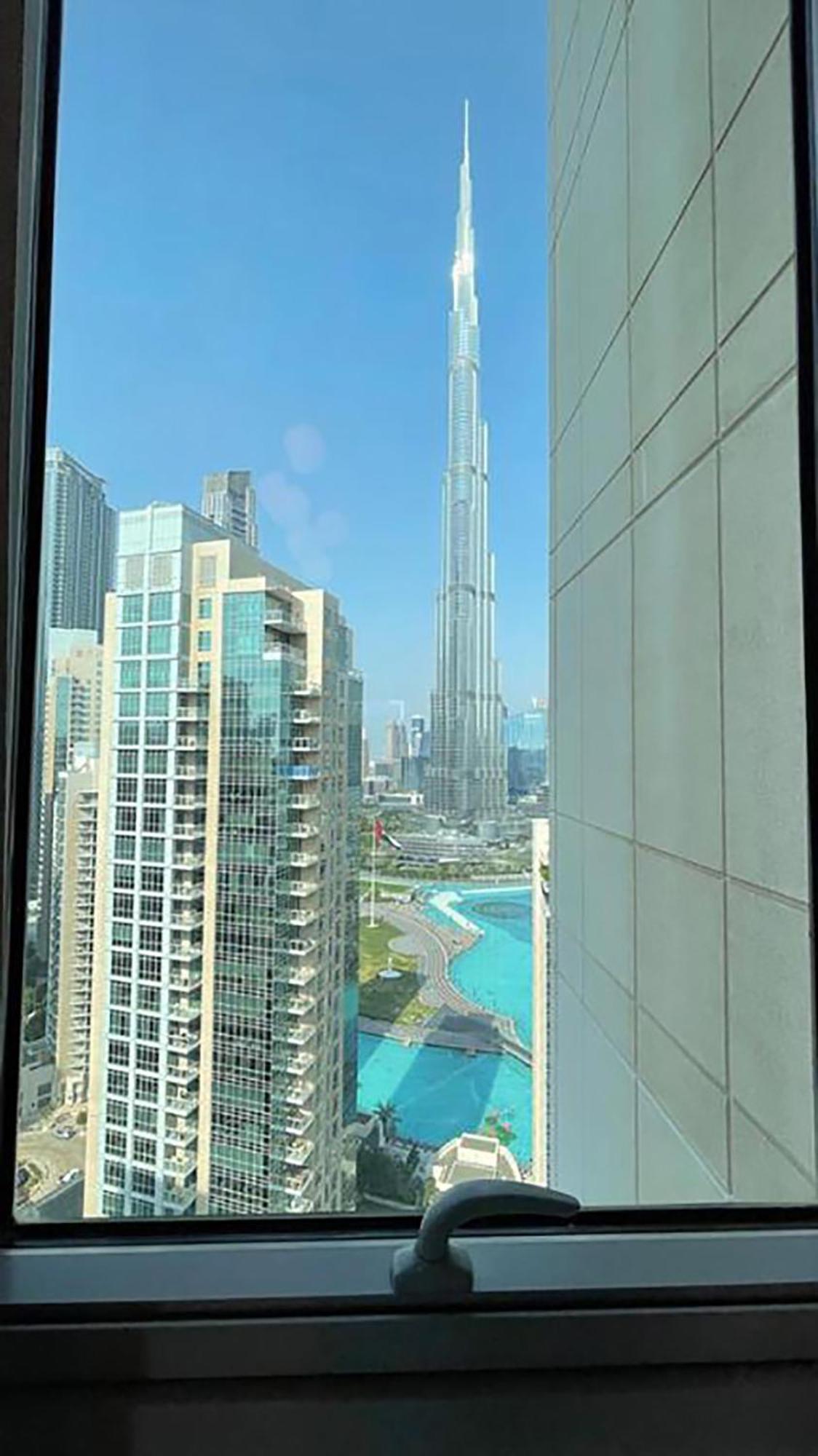 Superb 1-bedroom With Full Burj Khalifa View - 5-min Walk To Mall Appartamento
